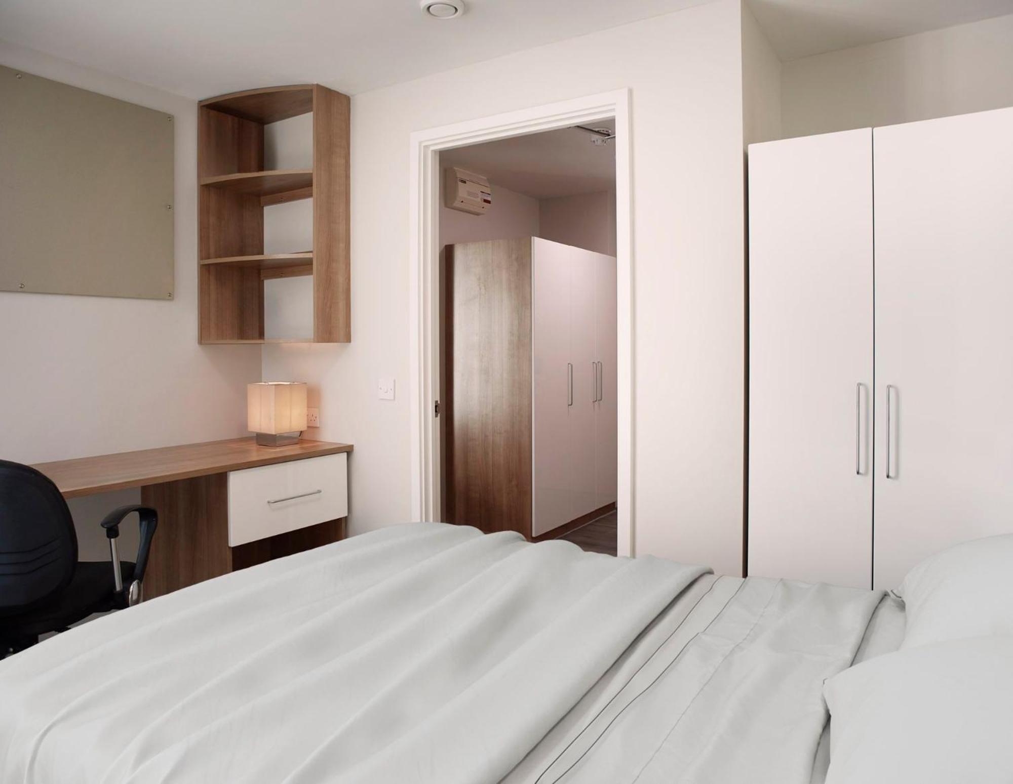 Apartment Chapter South Bank In London
