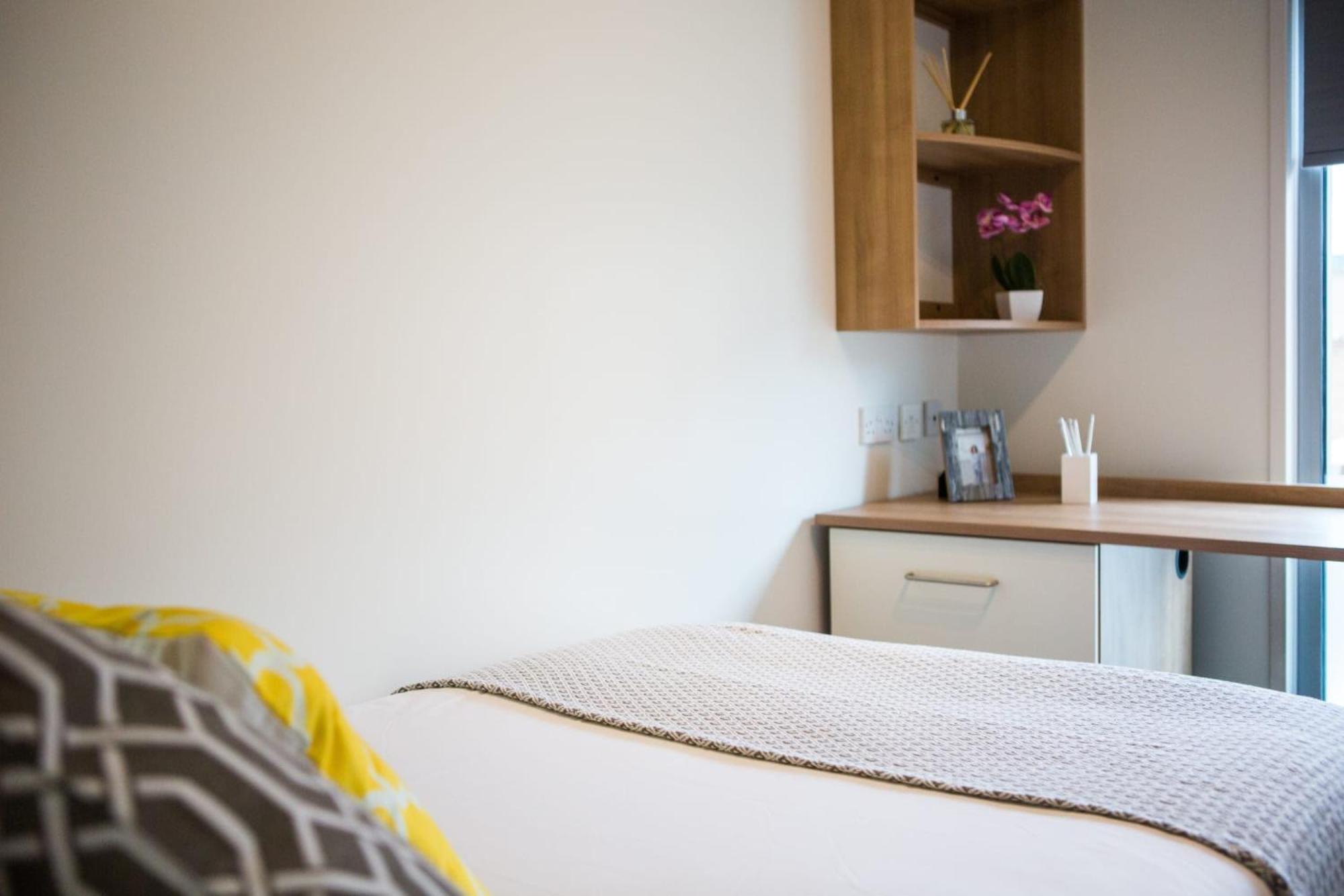 Apartment Chapter South Bank In London