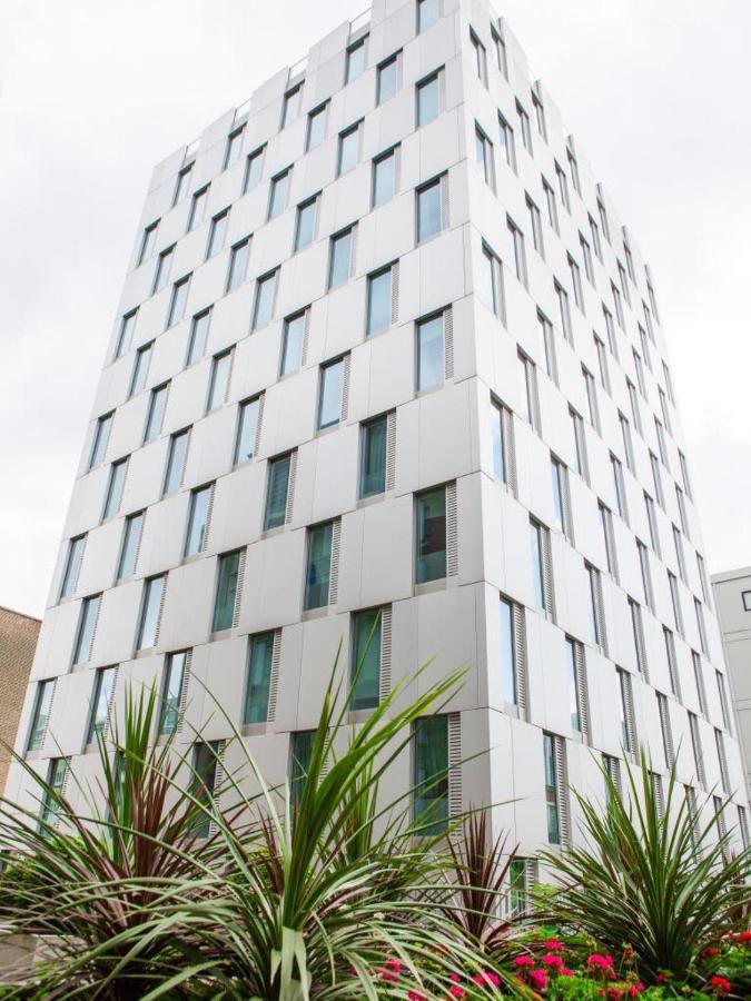 Apartment Chapter South Bank In London