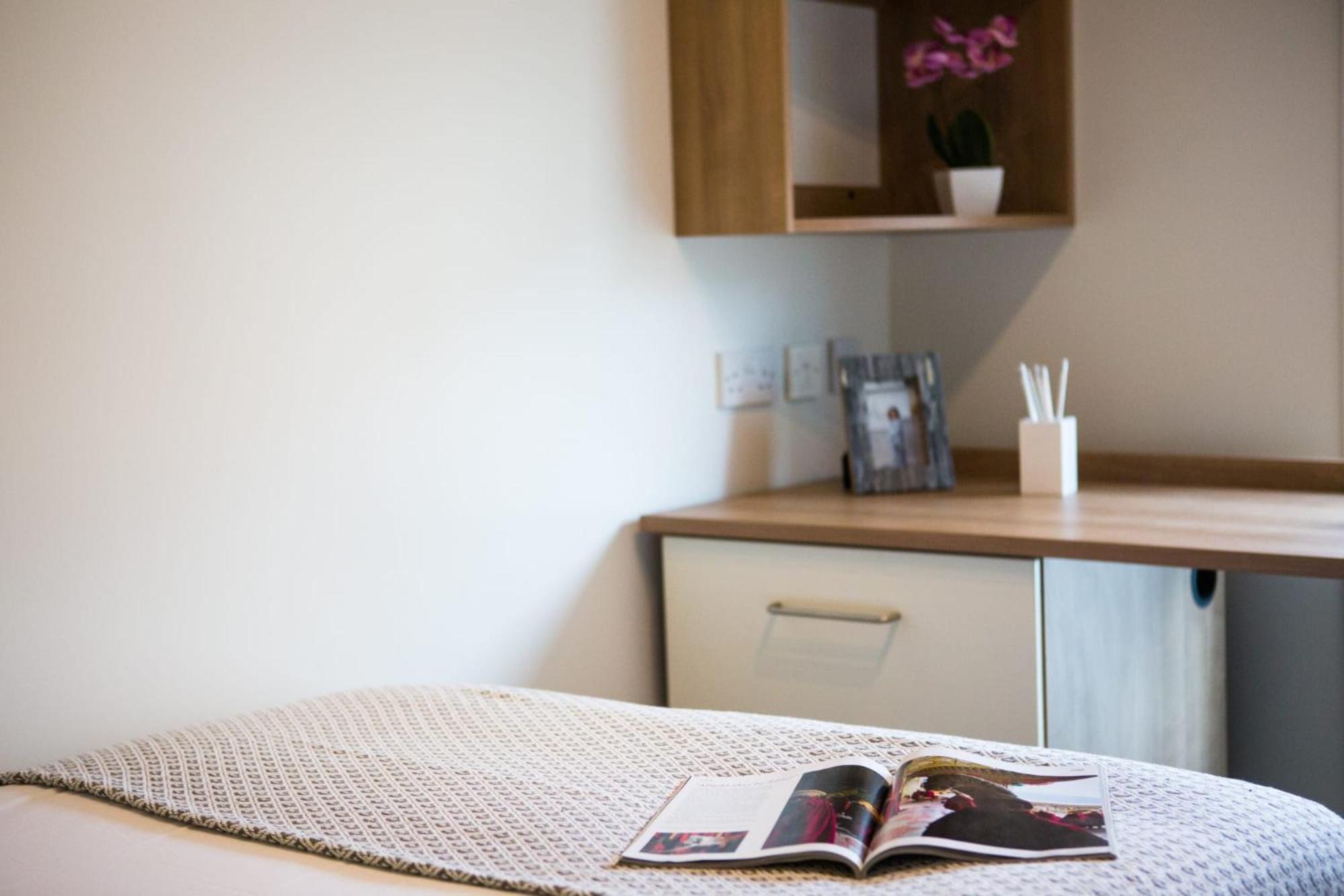 Apartment Chapter South Bank In London